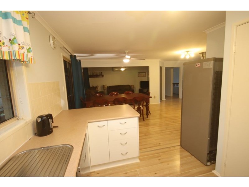 1 Lake Drive, Meringandan QLD 4352