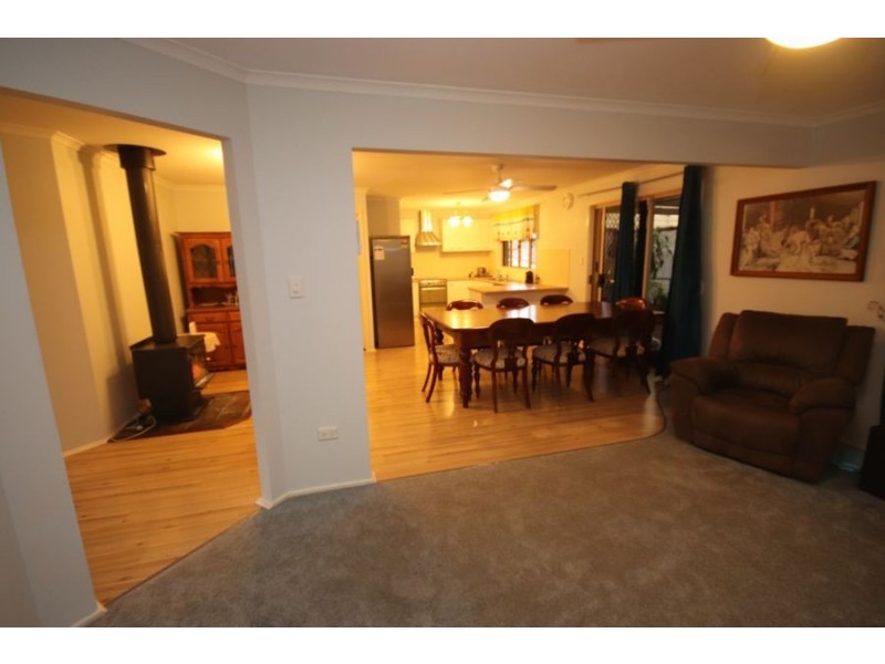 1 Lake Drive, Meringandan QLD 4352