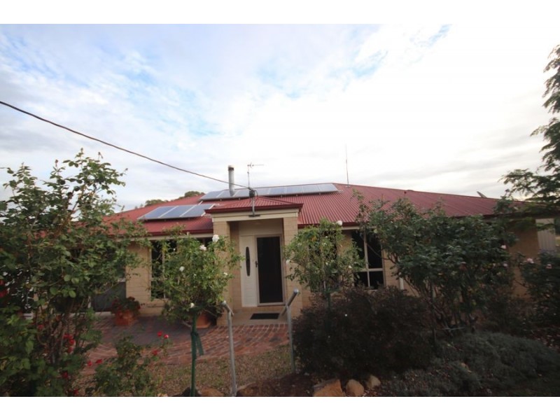 1 Lake Drive, Meringandan QLD 4352