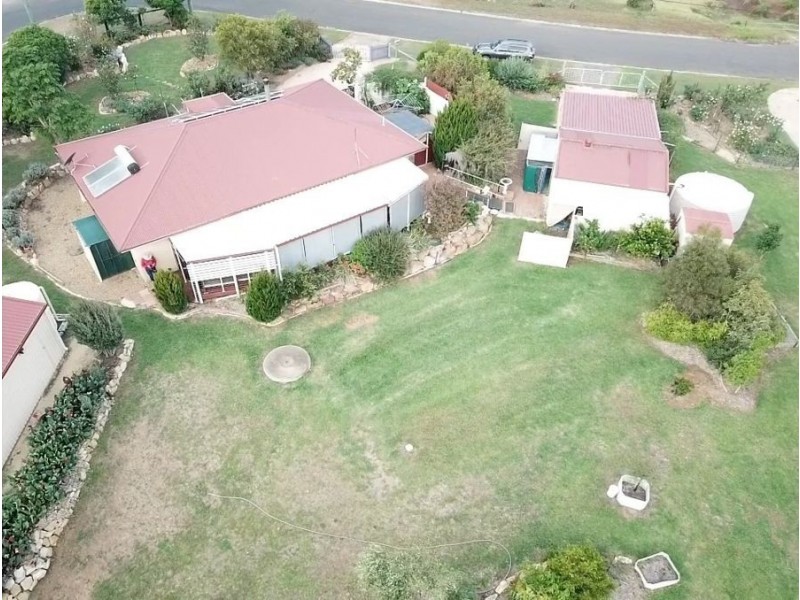 1 Lake Drive, Meringandan QLD 4352