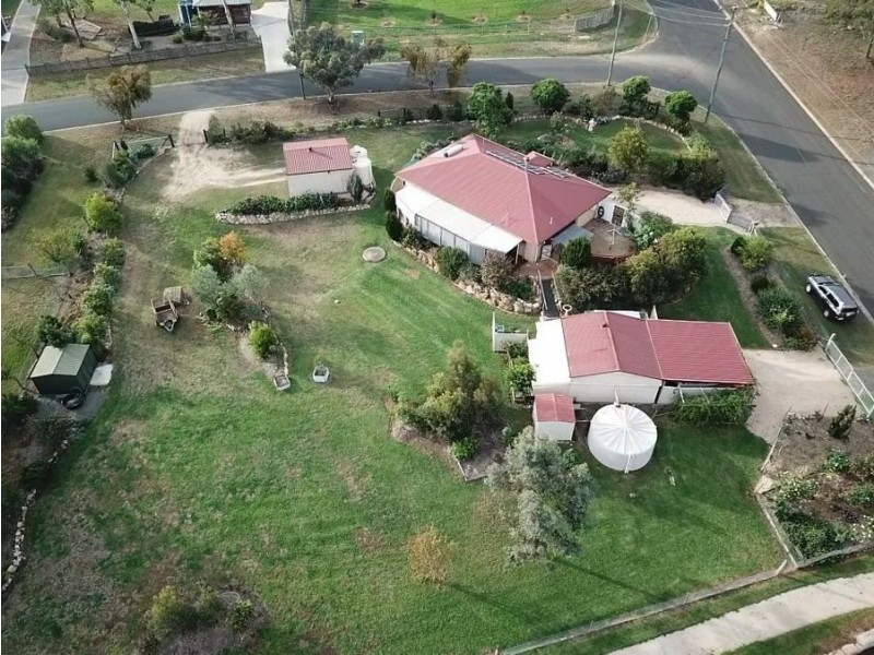 1 Lake Drive, Meringandan QLD 4352