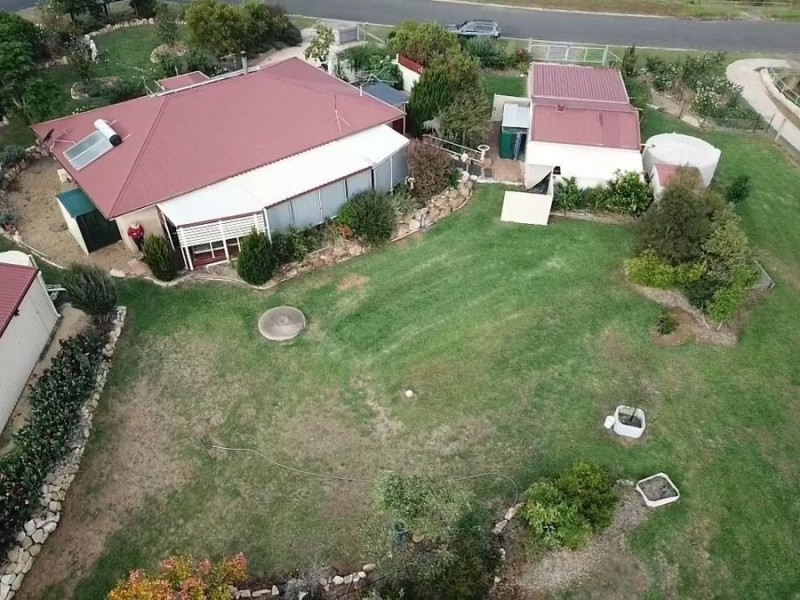 1 Lake Drive, Meringandan QLD 4352