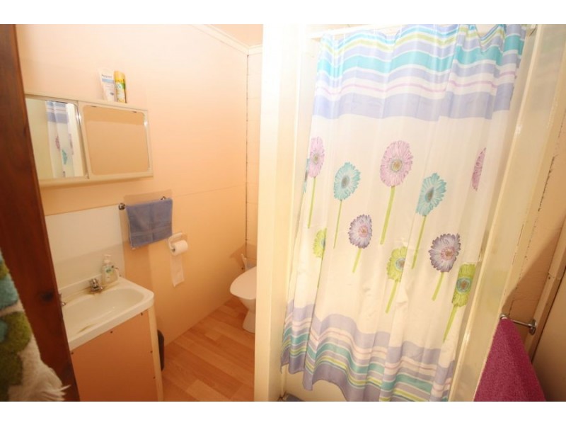 203 Post Office Road, Ravensbourne QLD 4352