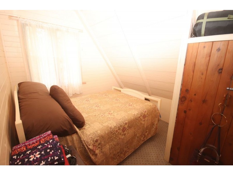 203 Post Office Road, Ravensbourne QLD 4352