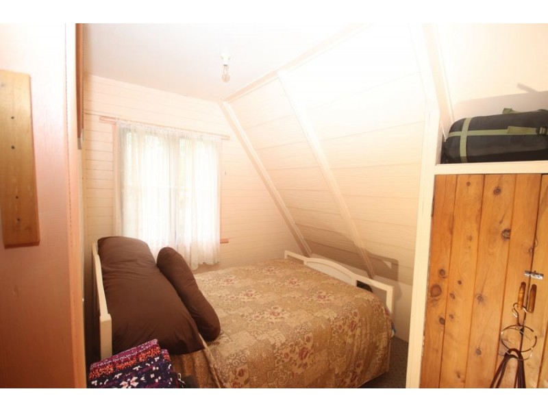 203 Post Office Road, Ravensbourne QLD 4352