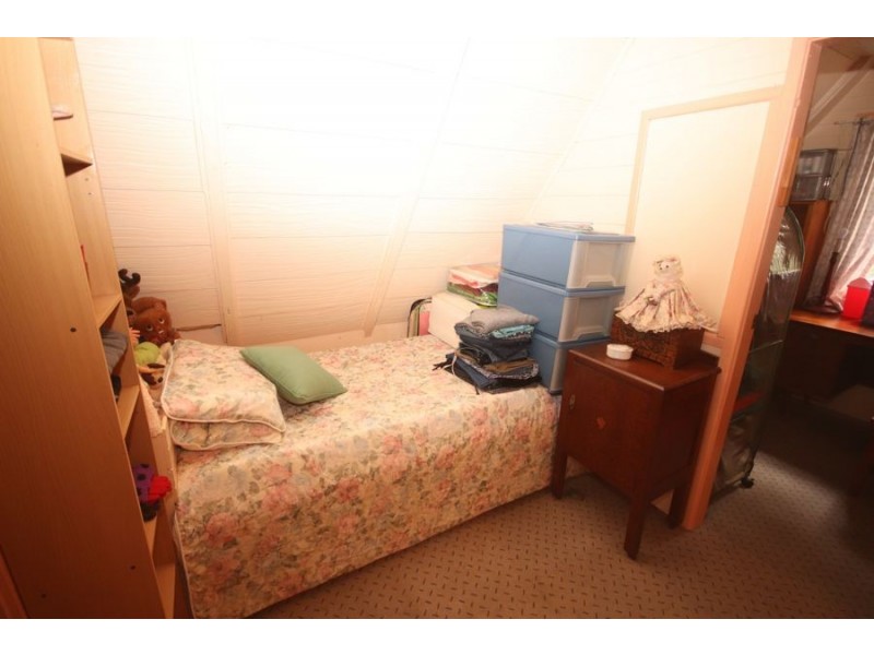 203 Post Office Road, Ravensbourne QLD 4352