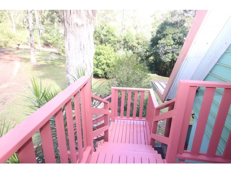 203 Post Office Road, Ravensbourne QLD 4352