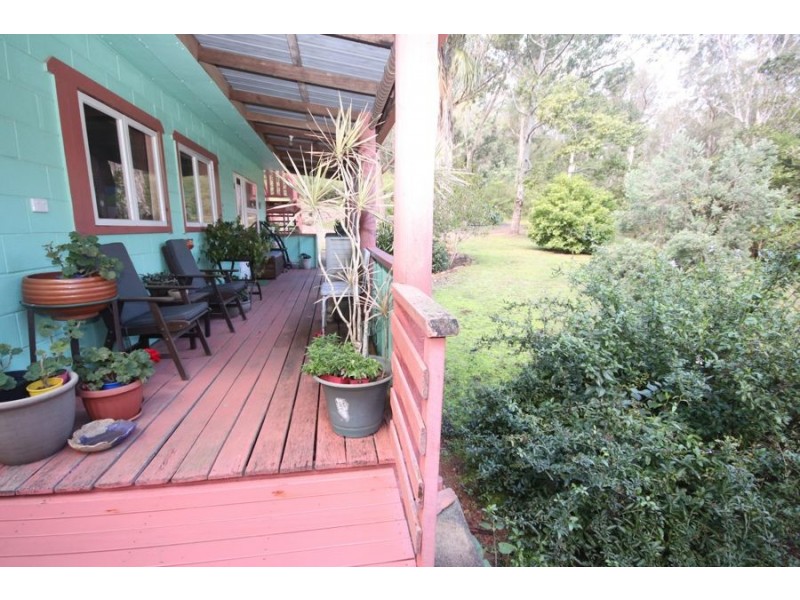 203 Post Office Road, Ravensbourne QLD 4352