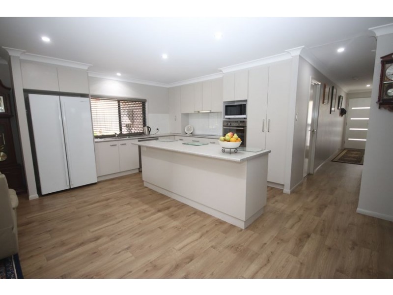 18 Lee Court, Crows Nest QLD 4355