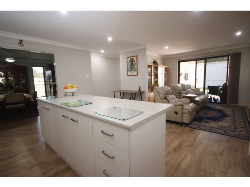 18 Lee Court, Crows Nest QLD 4355