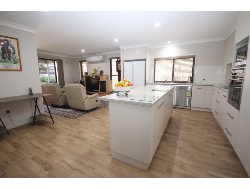 18 Lee Court, Crows Nest QLD 4355