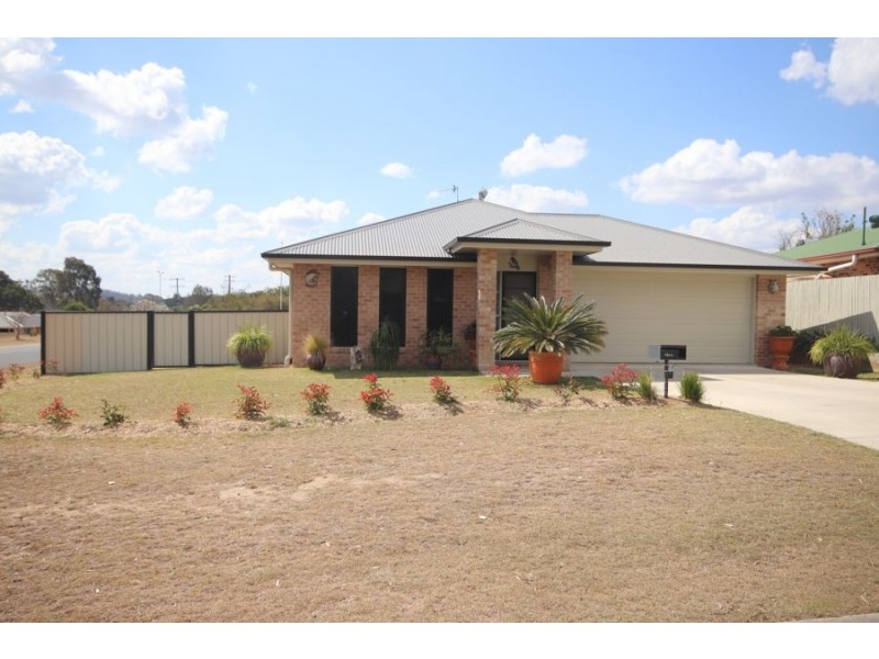 18 Lee Court, Crows Nest QLD 4355