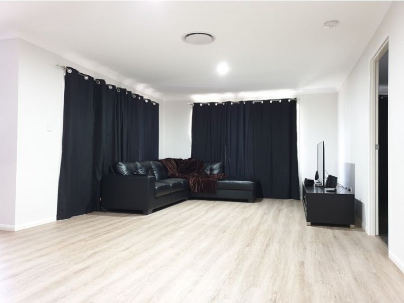 11 John Street, Crows Nest QLD 4355