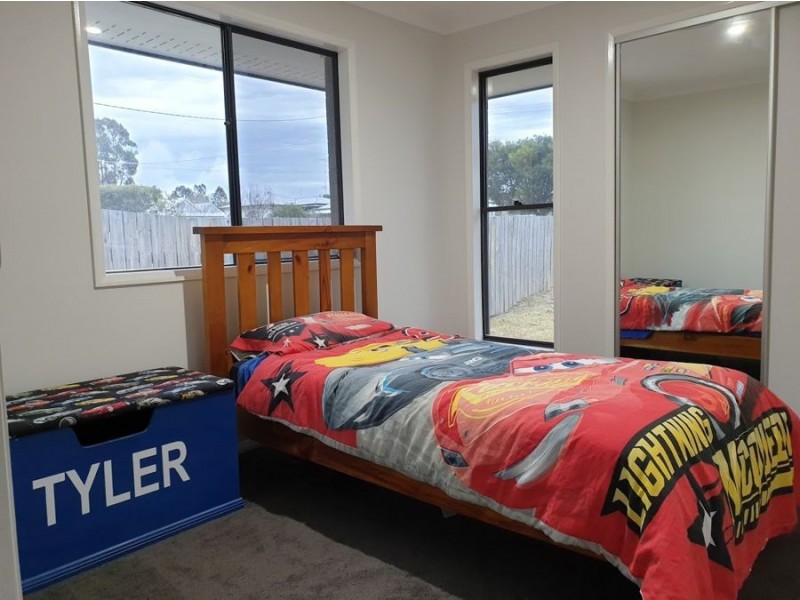 11 John Street, Crows Nest QLD 4355