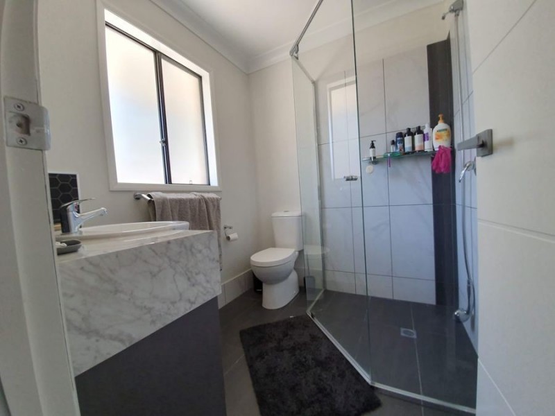 11 John Street, Crows Nest QLD 4355