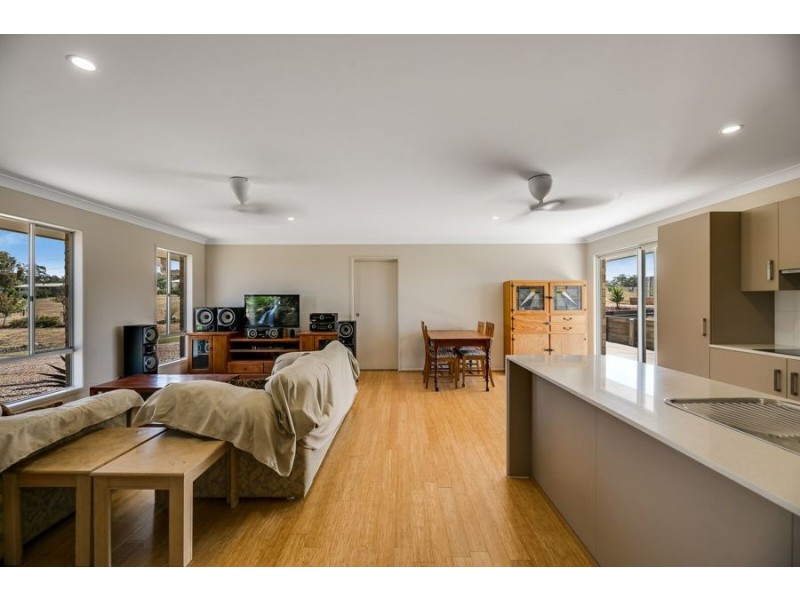 44 Peters Road, Meringandan QLD 4352