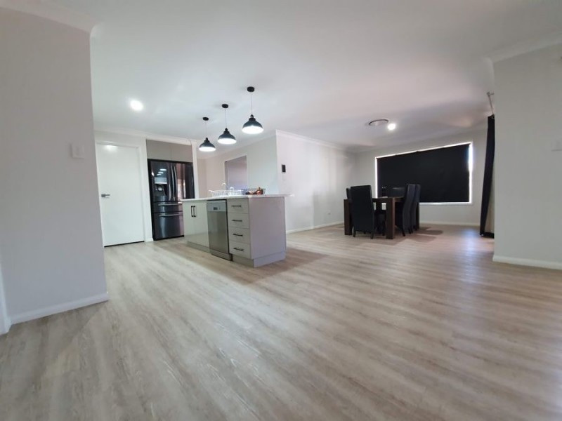 11 John Street, Crows Nest QLD 4355