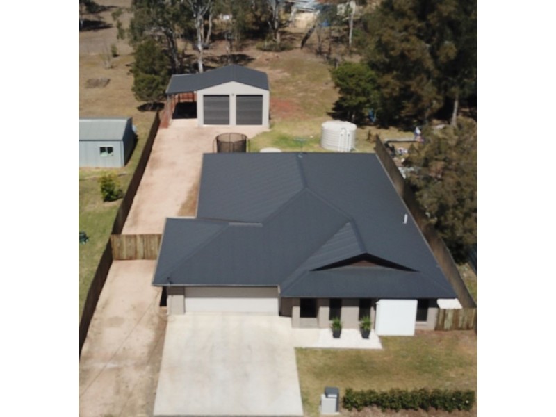 11 John Street, Crows Nest QLD 4355