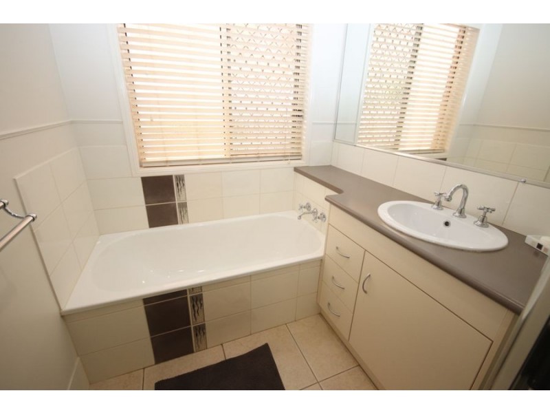 19 Bass Street, Cabarlah QLD 4352