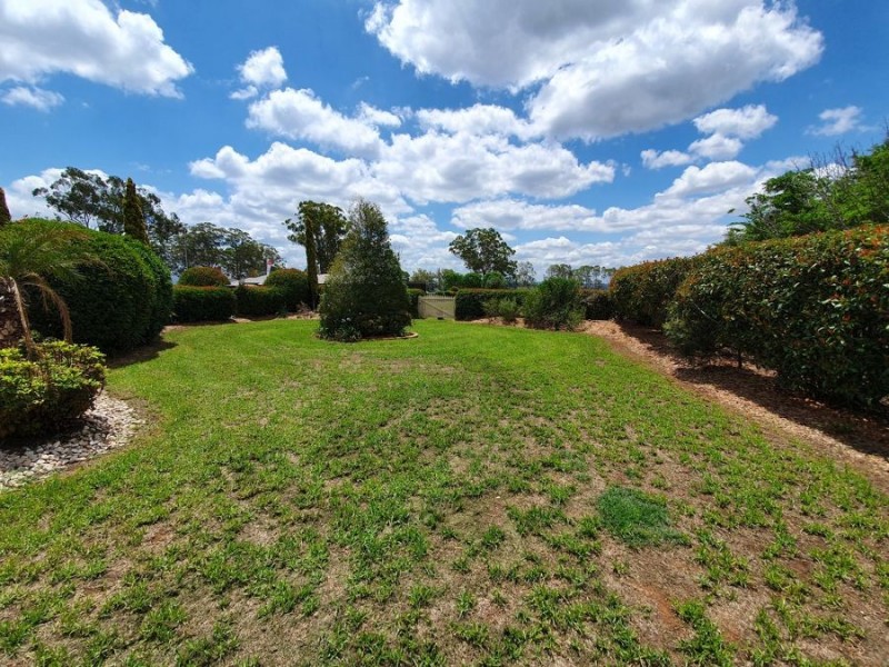 19 Bass Street, Cabarlah QLD 4352