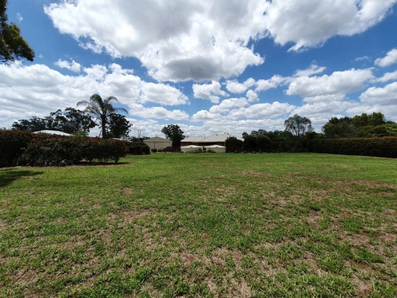 19 Bass Street, Cabarlah QLD 4352