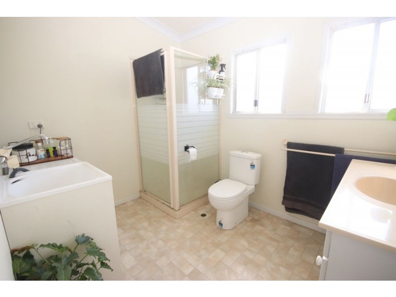 223 Andrews Dip Road, Crows Nest QLD 4355