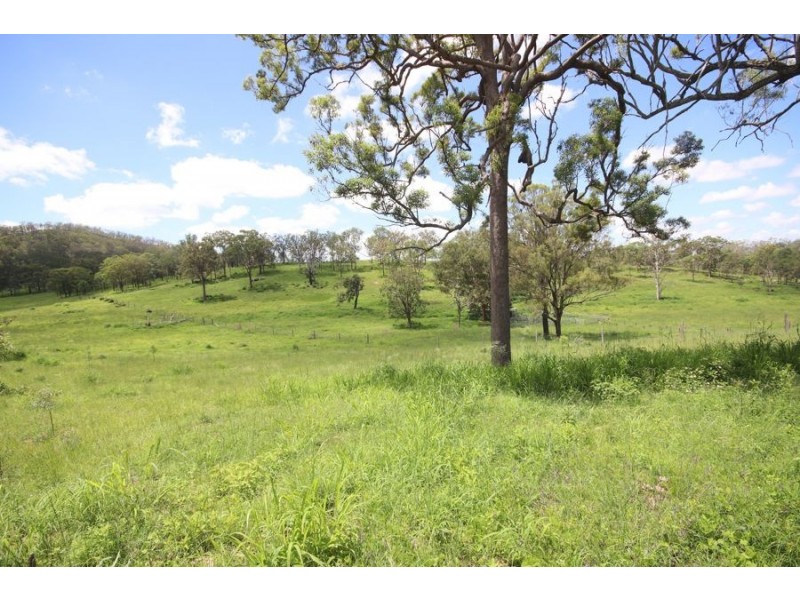 223 Andrews Dip Road, Crows Nest QLD 4355