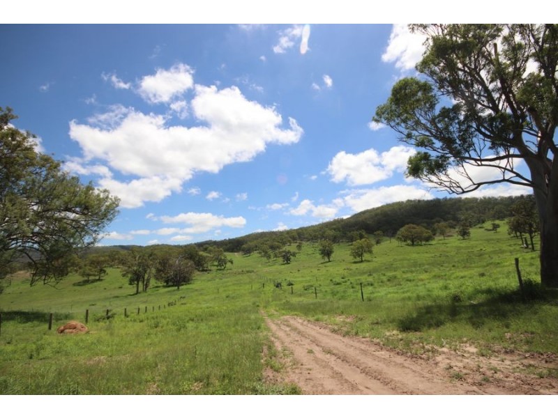 223 Andrews Dip Road, Crows Nest QLD 4355