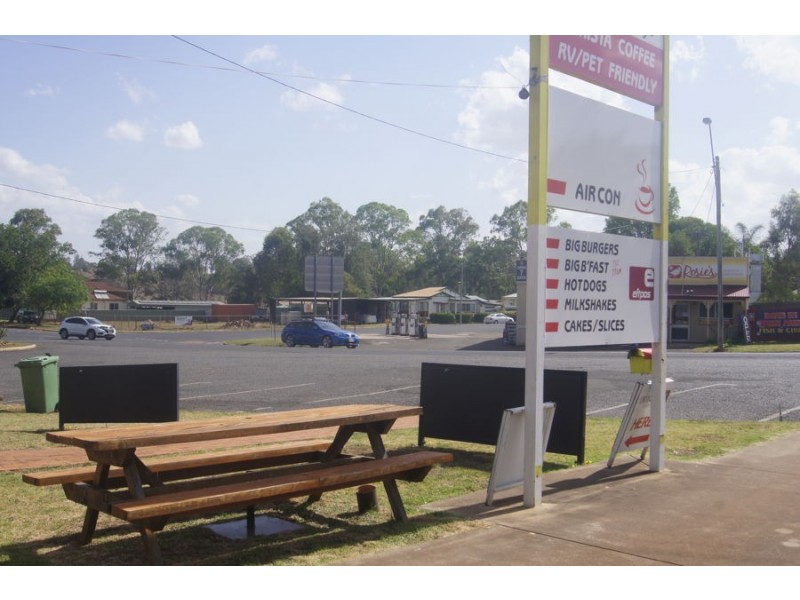 24 Toomey Street, Yarraman QLD 4614