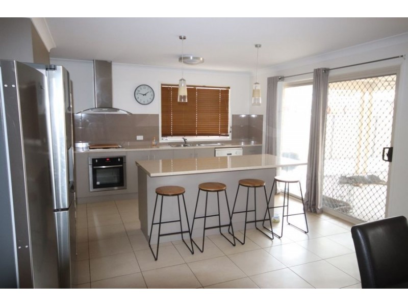 16 Thomas Street, Cambooya QLD 4358