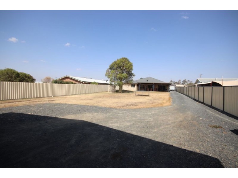 16 Thomas Street, Cambooya QLD 4358