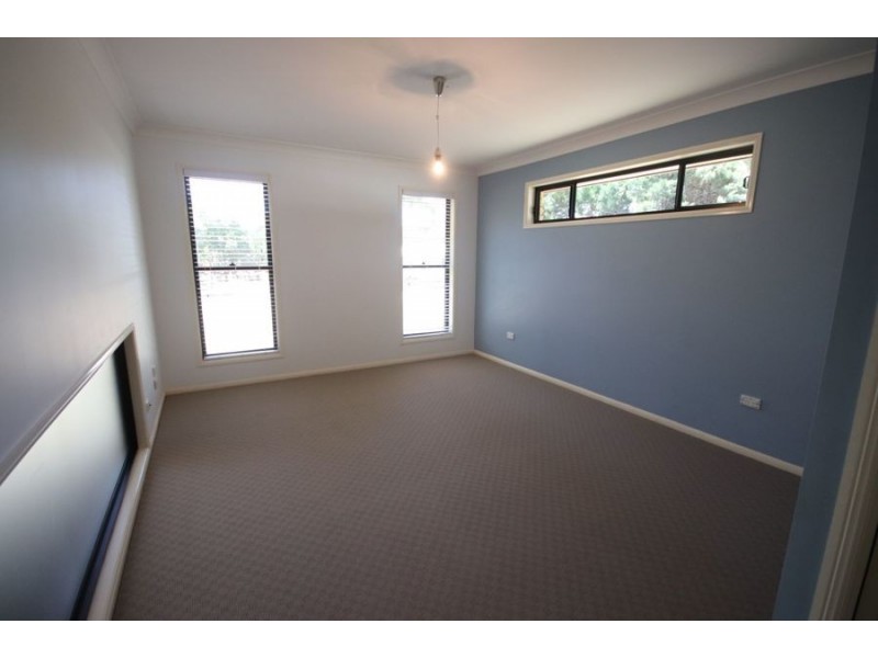 2 Kookaburra Court, Highfields QLD 4352