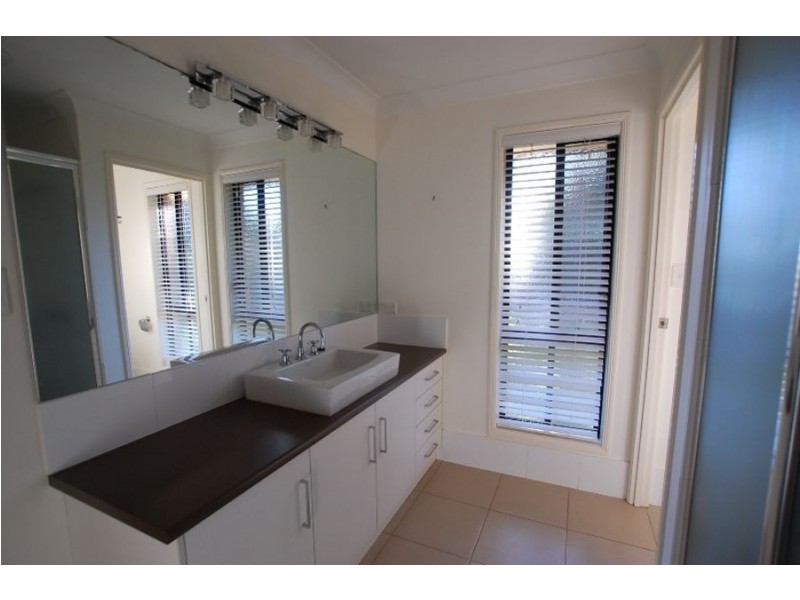 2 Kookaburra Court, Highfields QLD 4352