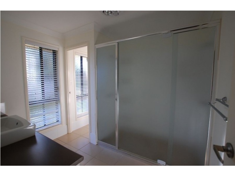 2 Kookaburra Court, Highfields QLD 4352