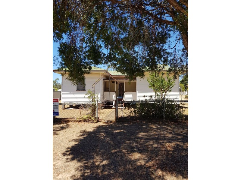 15 Grace St, Crows Nest QLD 4355