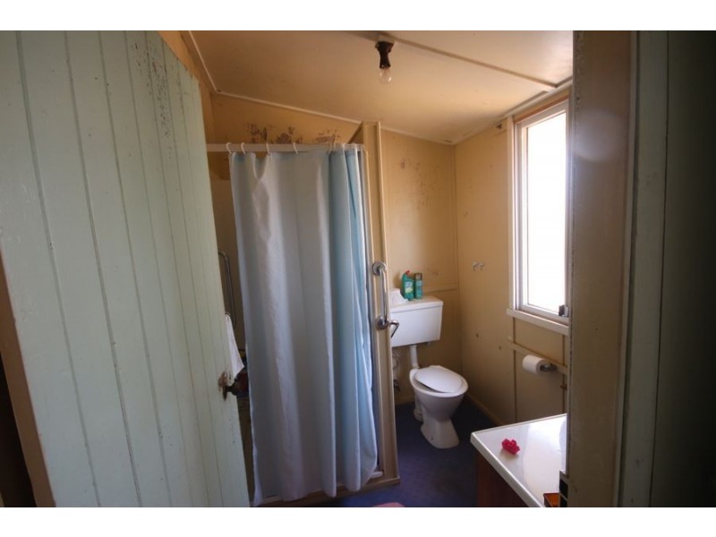 15 Grace St, Crows Nest QLD 4355