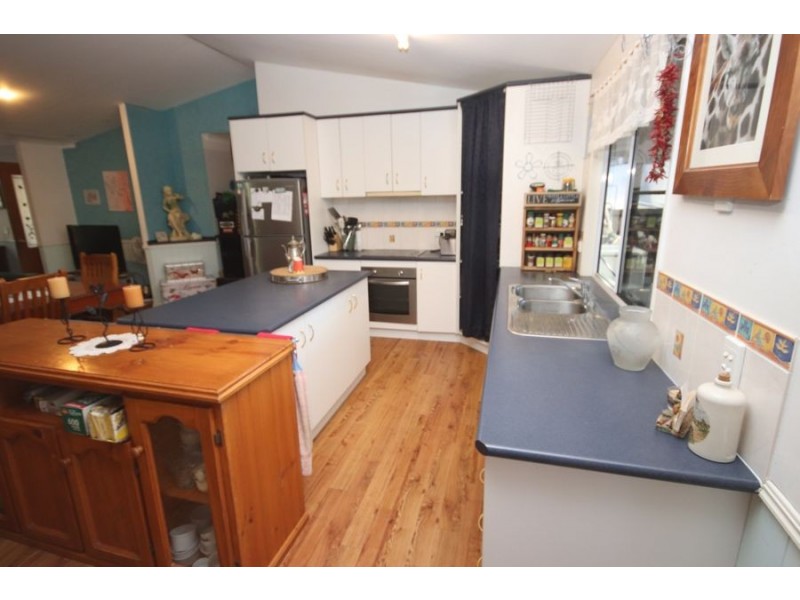 19 Pinnell Road, Crows Nest QLD 4355