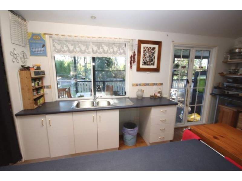 19 Pinnell Road, Crows Nest QLD 4355