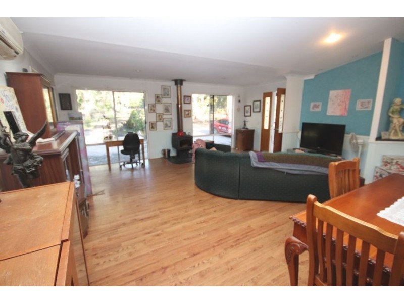 19 Pinnell Road, Crows Nest QLD 4355