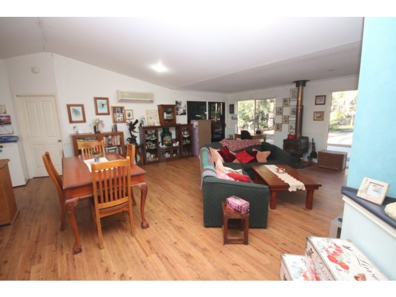 19 Pinnell Road, Crows Nest QLD 4355