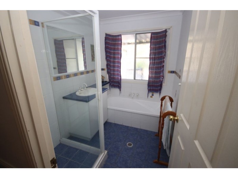 19 Pinnell Road, Crows Nest QLD 4355