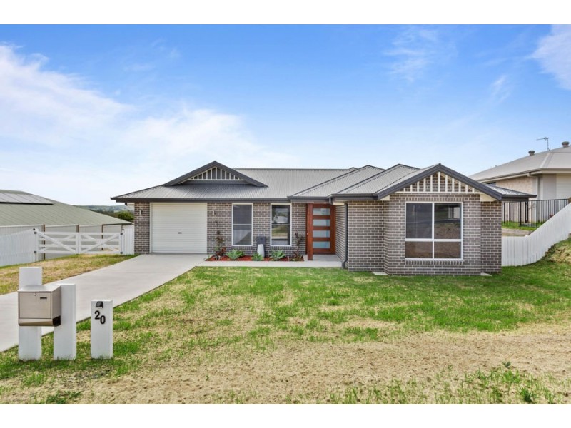 20 Naomi Drive, Crows Nest QLD 4355