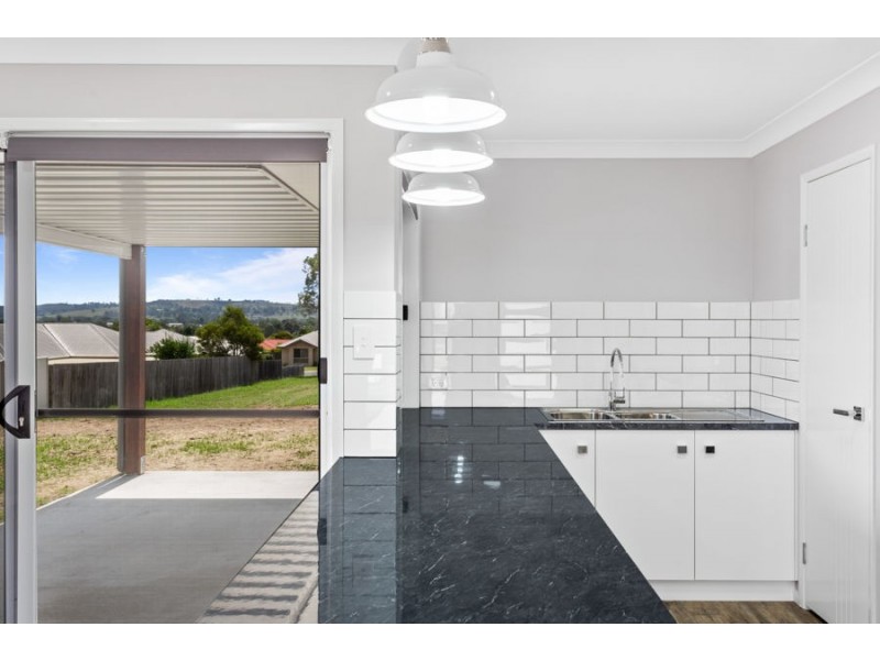 20 Naomi Drive, Crows Nest QLD 4355