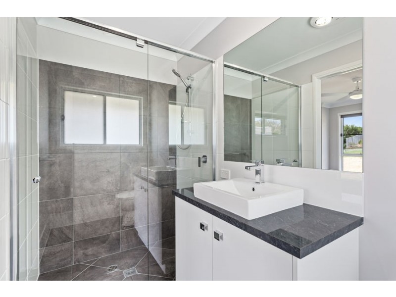 20 Naomi Drive, Crows Nest QLD 4355