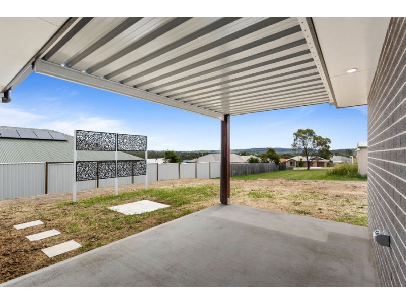 20 Naomi Drive, Crows Nest QLD 4355