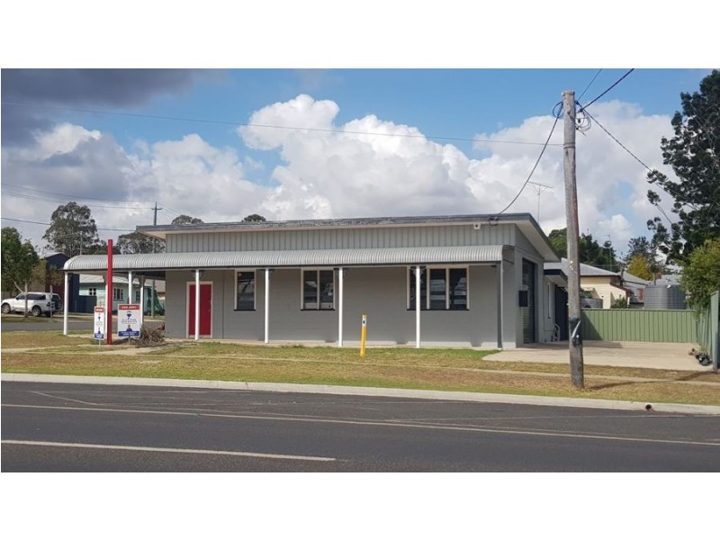 22 Toowoomba Road, Crows Nest QLD 4355