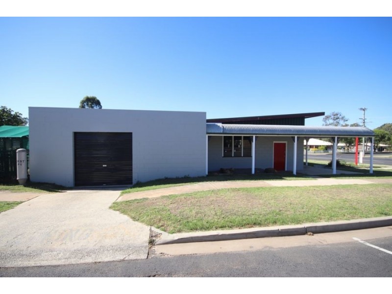 22 Toowoomba Road, Crows Nest QLD 4355