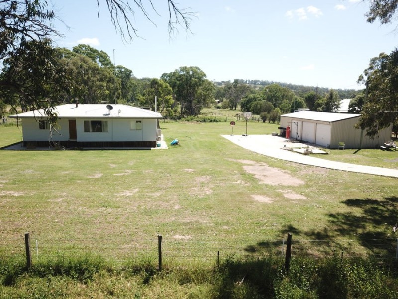 16 Hayden Street, Crows Nest QLD 4355