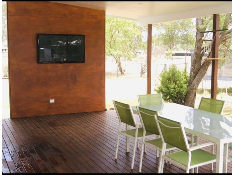 16 Hayden Street, Crows Nest QLD 4355