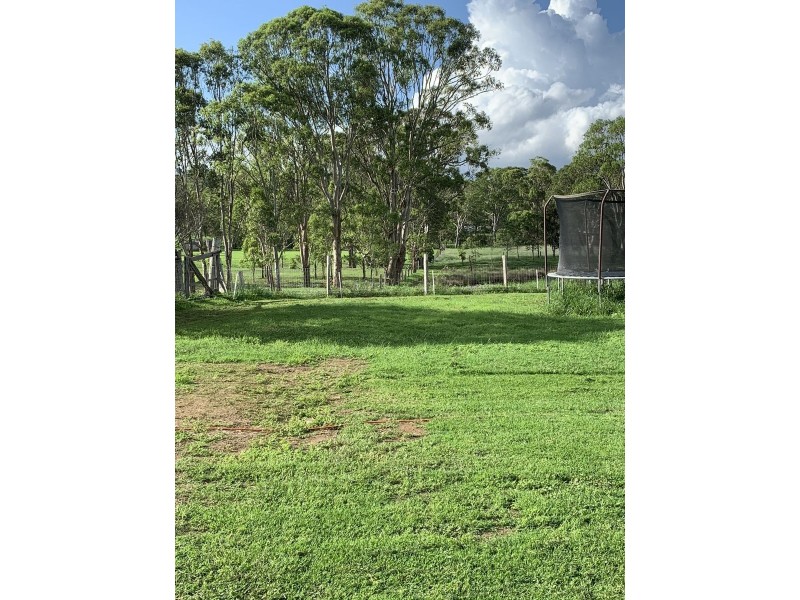 16 Hayden Street, Crows Nest QLD 4355